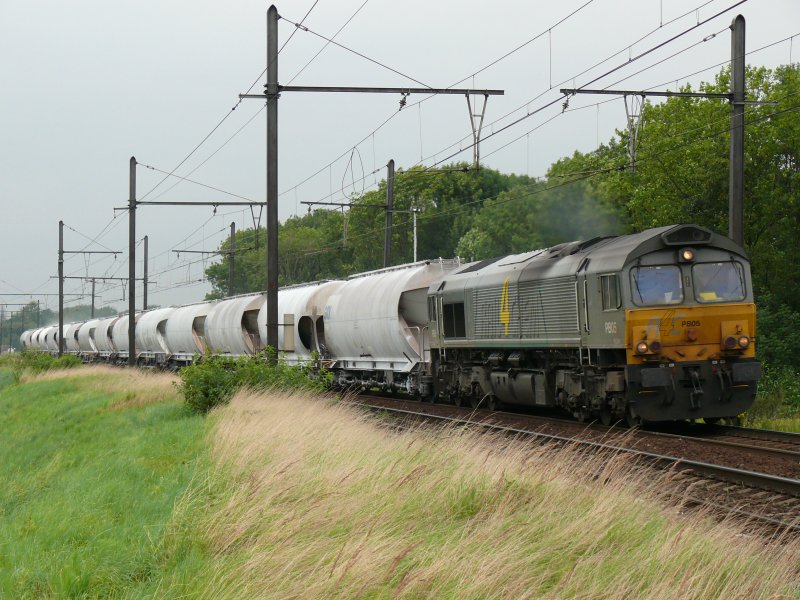 PB05 von Rail4Chem vom Antwerpener Hafen kommend, aufgenommen am 12/08/2009 in Ekeren.