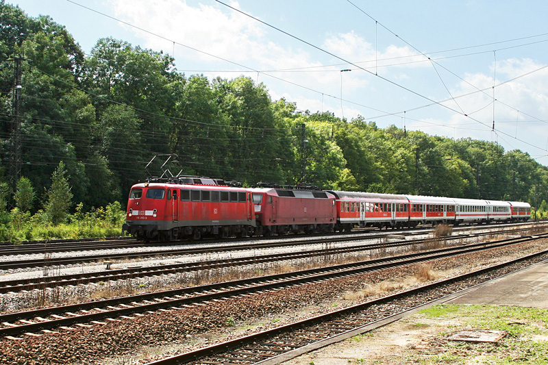 PbZ 1963 mit 115 293 und 120 117 am 15.08.2009 in Neuoffingen.