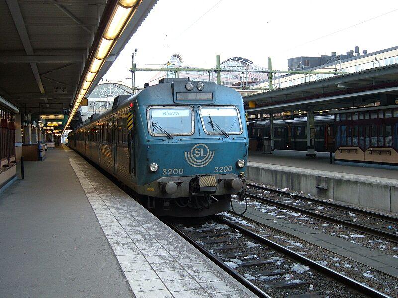 Pendeltag X10 3200 nach Balsta am 15.01.2006 in Stockholm C
