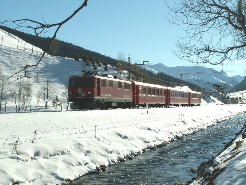 Pendelzug Davos-Filisur-Davos am 04.02.07 bei Davos-Frauenkirch