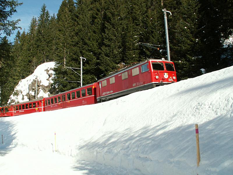 Pendelzug Klosters-Davos zwischen Davos-Wolfgang und Davos-Dorf.14.02.06