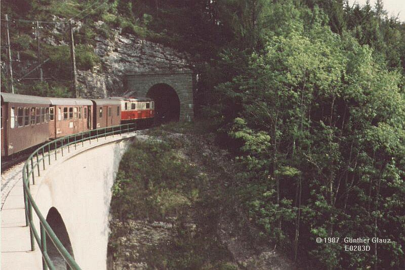 Peronenzug in der Aufstiegsstrecke mit Lok BR 1099 im Sommer 1987