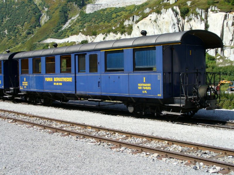 Personenwagen der DFB.. ABD 4558 im Bahnhof von Gletsch am 09.09.2006