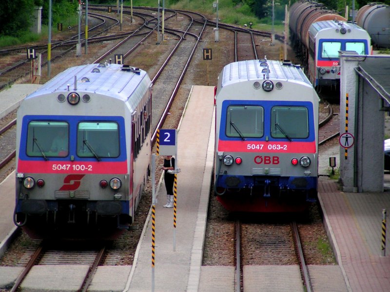 Pflatsch oder Wortmarke?
5047100-2(R5973) u. 5047063-2(R3485)stellen sich dem Vergleich; aber der Pflatsch wird/ist Vergangenheit; 090608