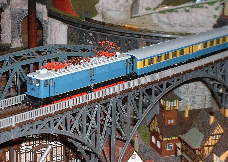 PIKO/Deutschland 58102, E 11 032 DR S-Bahn Leipzig, Modell-Baujahr 2000