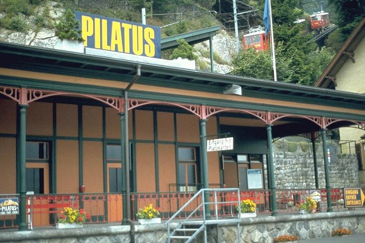 Pilatus Bahn (PB)Talstation der steilsten Zahnradbahn der Welt in Alpnachstad(Archiv P.Walter)