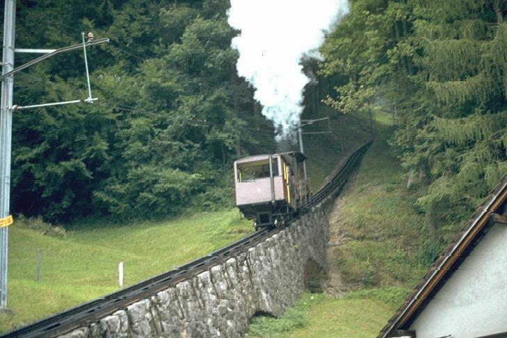 Pilatus Bahn (PB)Zahraddampflok No.9 (SLM 1889)mit Arbeitswagen auf Bergfahrt.(Steilste Zahnradbahn der Welt,System Locher)Archiv P.Walter