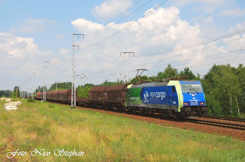 PKP EU 43-002 durchfhrt die Berliner Wuhlheide mit einem gemischtem Gterzug auf der Fahrt nach Frankfurt/Oder (03.07.09)