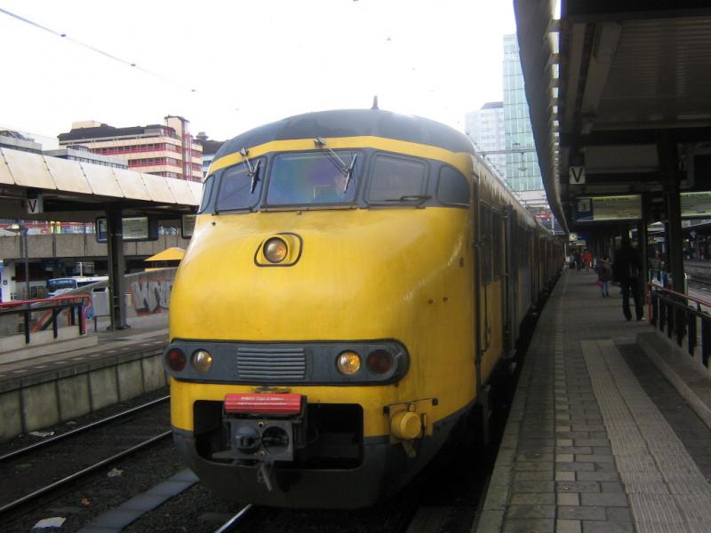 Plan T 509 in Utrecht Centraal als trein 5748 naar Leiden Centraal, 4 maart 2006