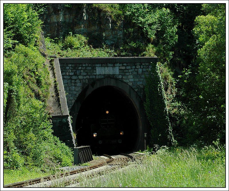 Plandampfzug R 8441 von Graz nach Kflach am 18.5.2007 mit 629.01 bespannt, beim Verlassen des Tunnels nach Rosental a.d. Kainach kurz vor dem Zielbahnhof Kflach.