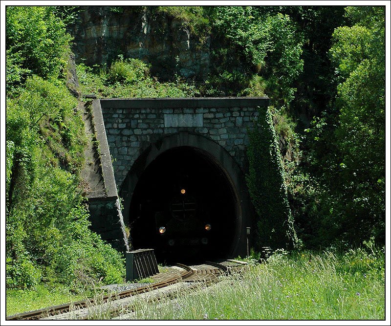 Plandampfzug R 8441 von Graz nach Kflach am 18.5.2007 mit 629.01 bespannt, beim Verlassen des Tunnels nach Rosental a.d. Kainach kurz vor dem Zielbahnhof Kflach.