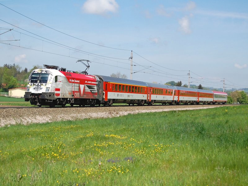 Planmssig wre eine 1216 am Zugpaar EC100/101  Joze Plecnik .
Aber am 07.05.2008  war die 1116 246 am EC 101.
Das Bild enstand kurz vor Wartberg/Kr.