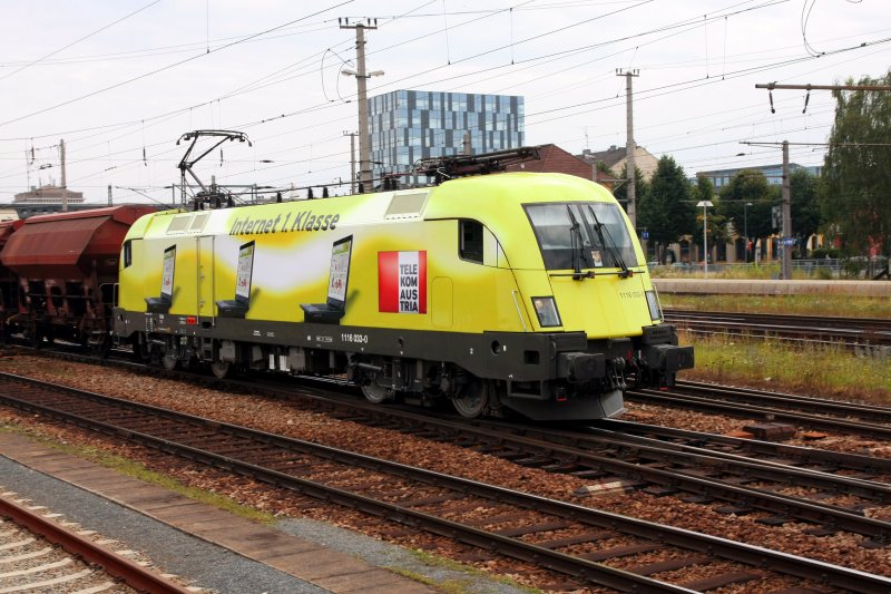 Portrait der neuesten Werbelok der BB - 1116 033 wirbt fr die Telekom Austria in postgelber Lackierung. Aufgenommen am 26. Juli 2008 im Bahnhof Wels.