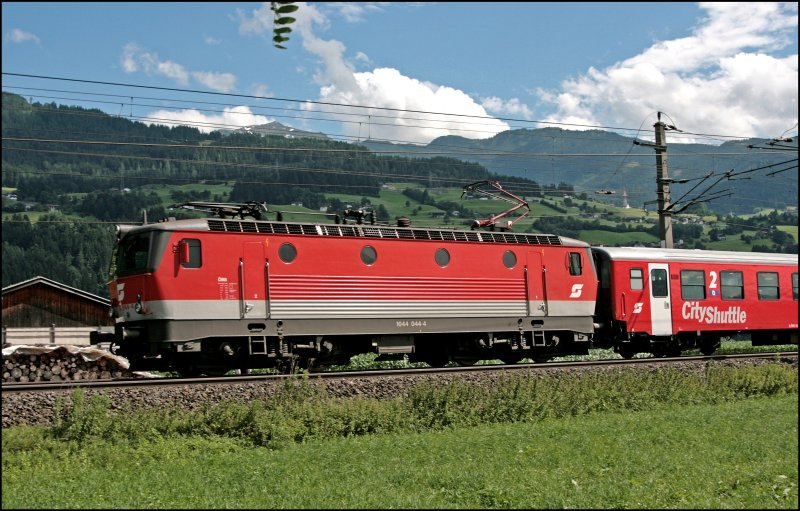 Portraitaufnahme der 1044 044. (08.07.2008)
