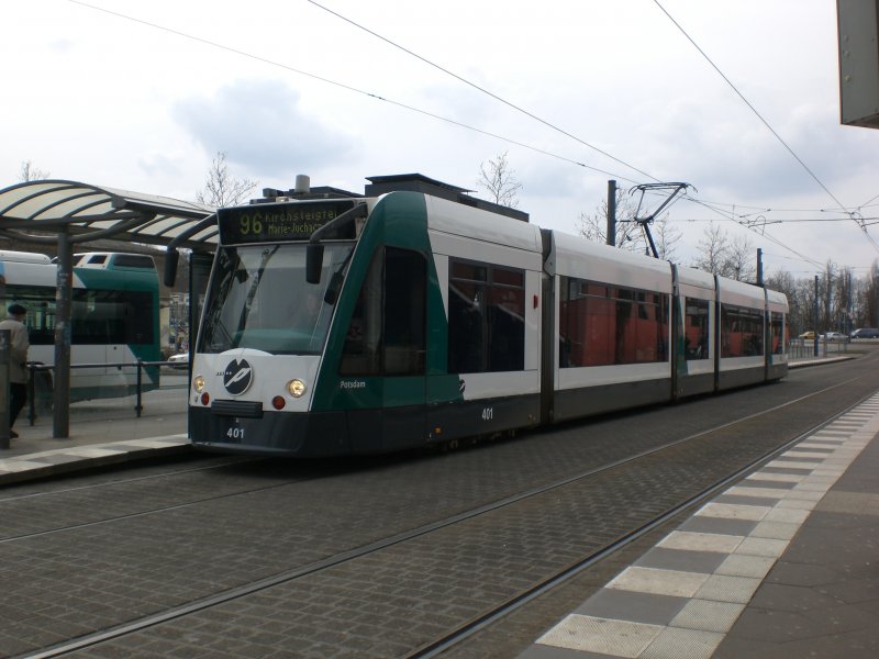 Potsdam: Straenbahnlinie 96 nach Kirchsteigfeld Marie-Juchacz-Strae am Hauptbahnhof.
