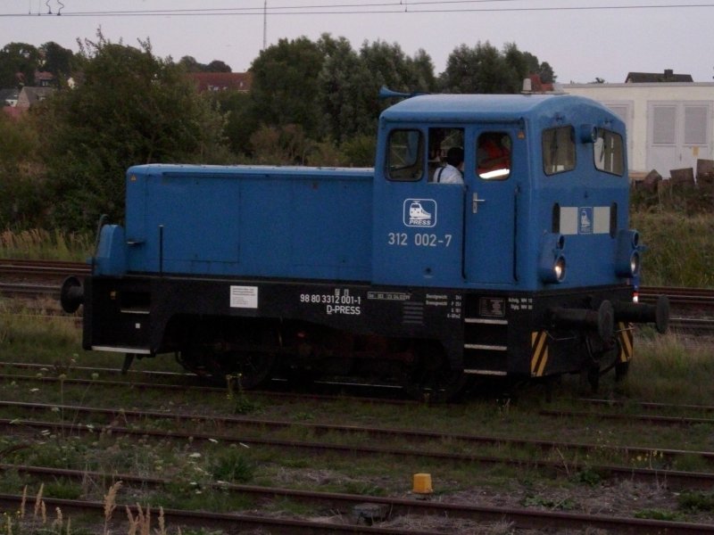 PRESS 312 002 stand am Abend vom 12.September 2009 nach ihrer Ankunft aus Putbus in Bergen/Rgen.