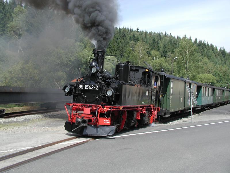Pressnitztalbahn,Ausfahrt aus der Station  Schlssel  nach Jhstadt am 12.08.04