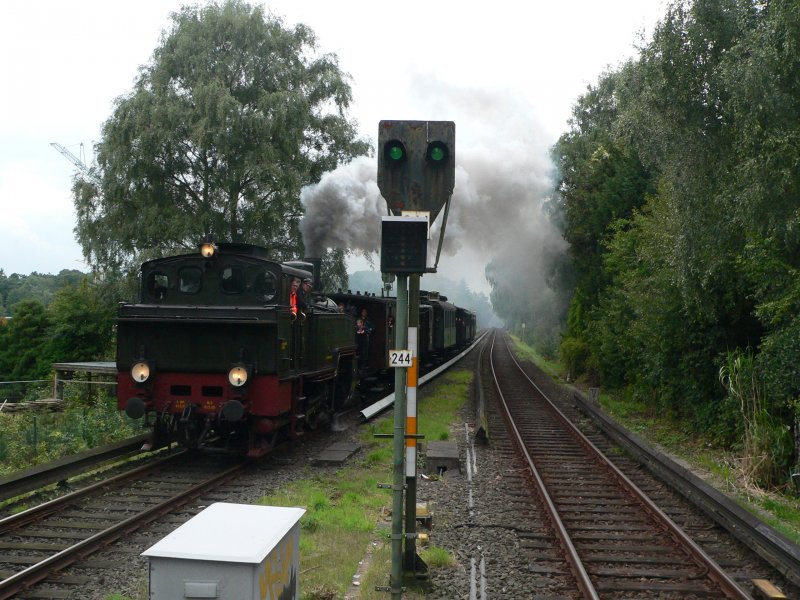 Preu�enzug bei der Durchfahrt durch die Station Kornweg, 2.9.2007