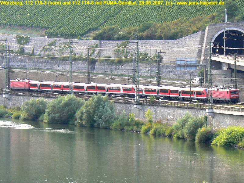 PUMA Sandwich Garnitur mit 112 176 (Zuglok) und 112 174 (Schlulok) in Fahrtrichtung Wrzburg Hauptbahnhof am berwerfungsbauwerk Fulda-NBS. Foto: 28.09.2007