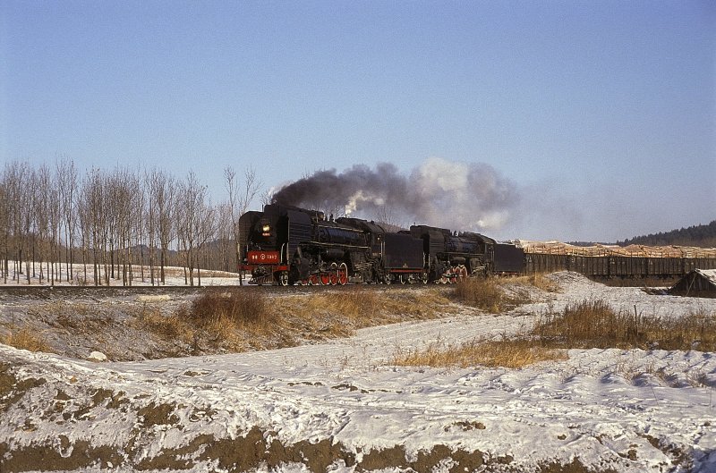 QJ 1987 + QJ 2141  bei Nancha  31.12.92