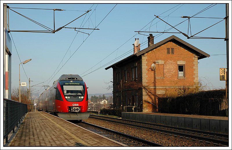 R 2015 (St. Plten nach Wien West) am 11.3.2007 bei der Einfahrt in Neulengbach Stadt. Dieser Triebwagen der Reihe 4024 war am Sonntag wieder einmal eines meiner Transportmittel.