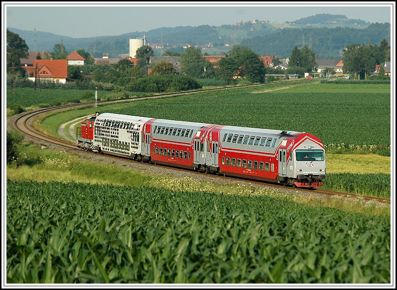 R 8575 am 5.7.2006 kurz vor Gro St. Florian von Graz kommend nach Wies-Eibiswald unterwegs.