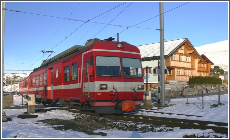 R1137 mit BDe 4/4 42 in Weissbad. (08.12.2008)