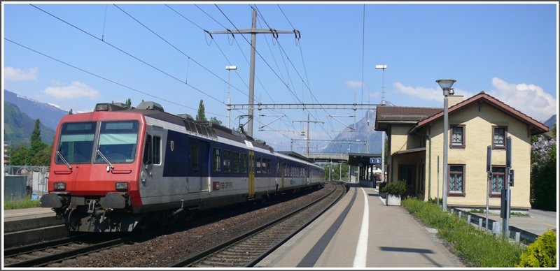 R7836 mit RBDe 560 nach Ziegelbrcke in Maienfeld. (03.05.2009)