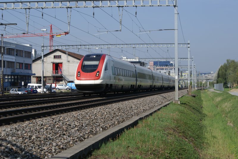 RABDe 500 036-9 nhert sich am 15.4.09 Zrich Altstetten.