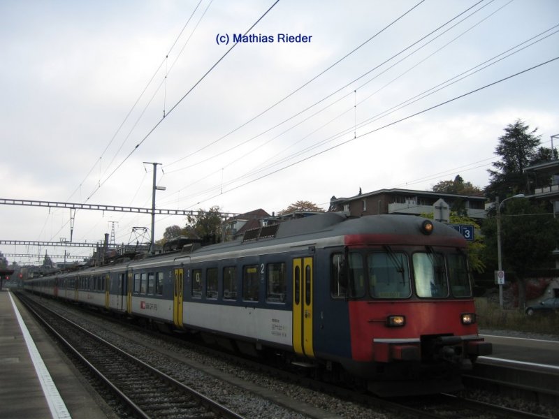 RABDe 510 001, 002 und 005 als S 16 nach Herrliberg Feldmeilen am 26.10.07 in Tiefenbrunnen