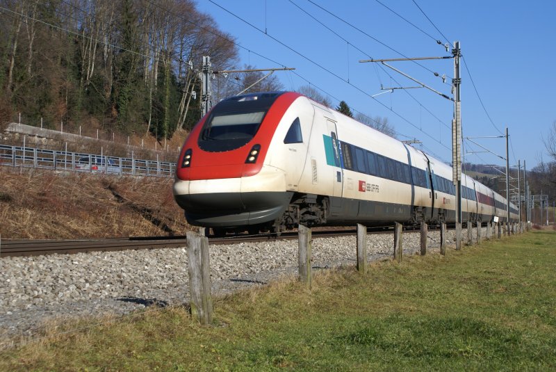 RABe 500 027-8 nhert sich am 25.1.09 Baar.