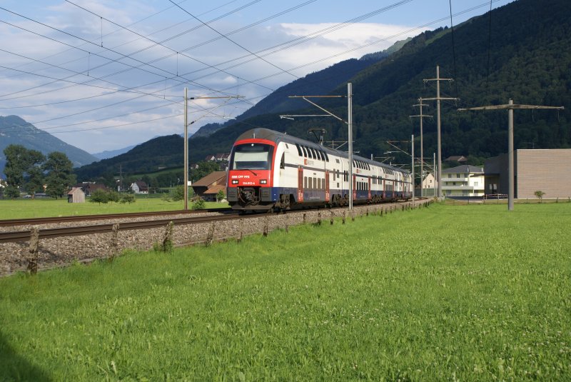 RABe 514 012-4 fhrt als Ersatzzug fr den Glarner Sprinter am 9.7.09 von Schbelbach Richtung Siebnen.