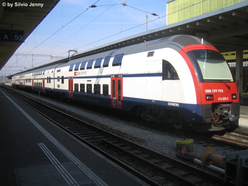 RABe 514 035-5 am 8.3.08 in Zrich HB (Sihlpost) als S14 nach Hinwil. Der DTZ 035 war der letzte der 1. Serie. Ohne Unterbruch folgt jetzt die 2. Serie. Auf der S14 begann bis anhin die Karriere jedes DTZ'. Denn die SBB setzten die neuen Fahrzeuge jeweils ein paar Tage auf der S14 (Zrich HB - Hinwil) ein, um allfllige Probleme sofort testen zu knnen. Denn die S14 ist keine S-Bahn die grosse Prioritt geniesst, somit ist sie die ideale Testlinie.