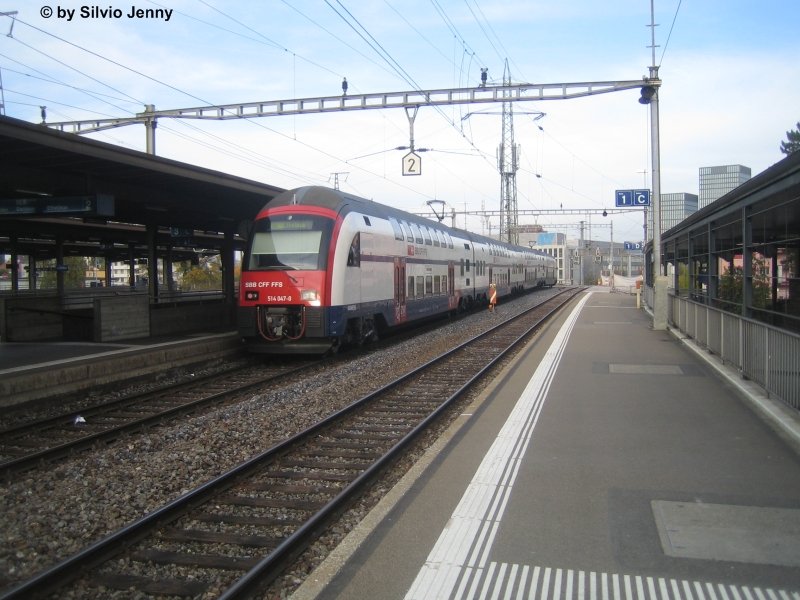 RABe 514 047-0 am 12.10.08 bei der Ausfahrt in ZH-Oerlikon als S8 bis Effretikon.