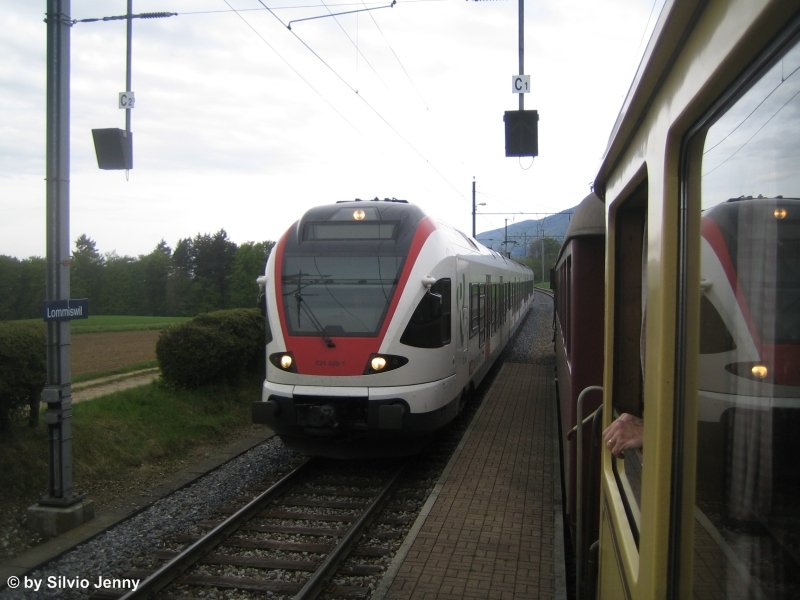 RABe 521 028-1 am 26.4.09 als Regio 7231 bei der Durchfahrt in Lommiswil.