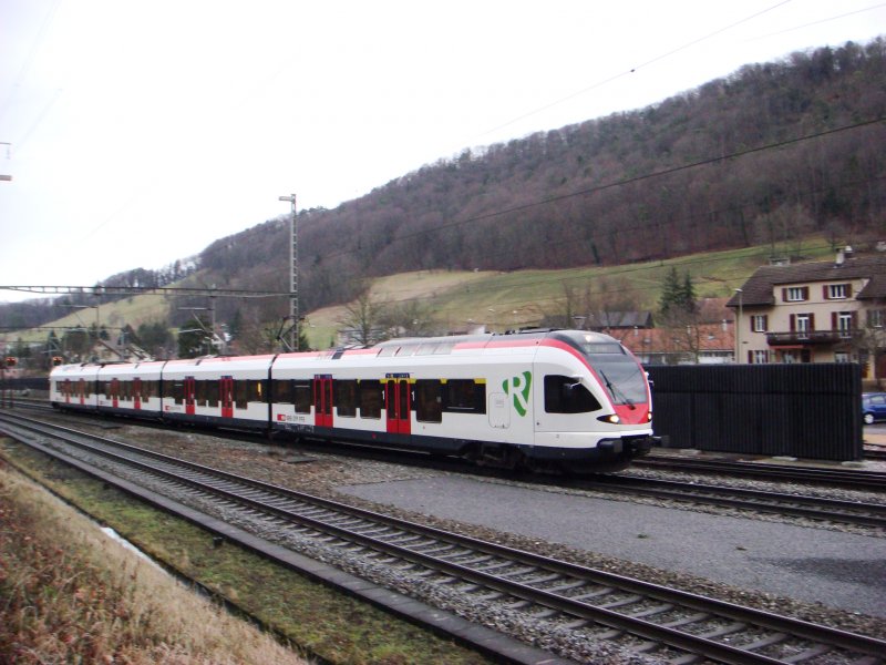 RABe 521 als S 3 nach Olten bei Tecknau am 09.01.2008