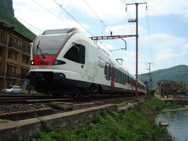 RABe 524 007 bei Capolago am 27.04.2008
