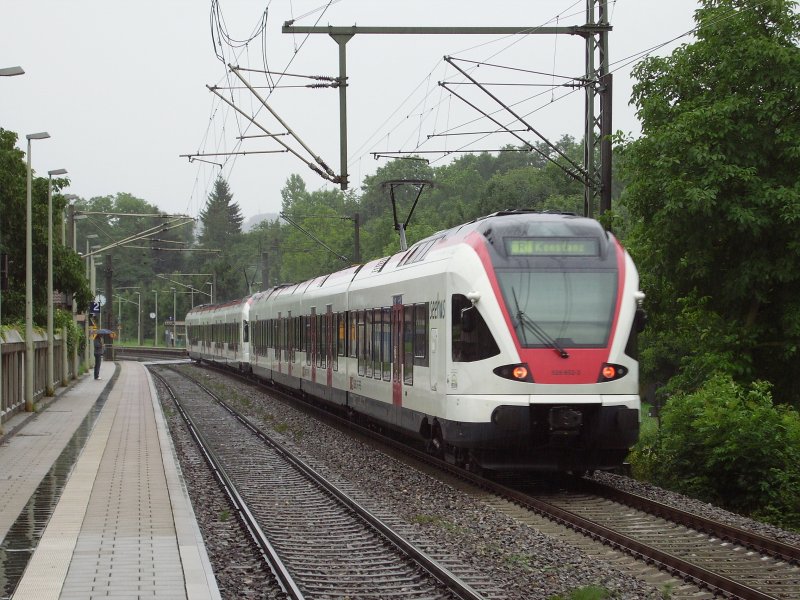 RABe 526 652 und RABe 526 654 als SBB79847 aus Engen nach Konstanz erreichen Singen-Landesgartenschau. 15.08.08