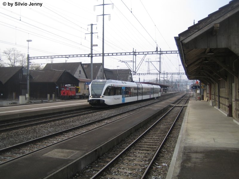 RABe 526 776-5 am 4.4.09 in Oberwinterthur als S30 nach Weinfelden.