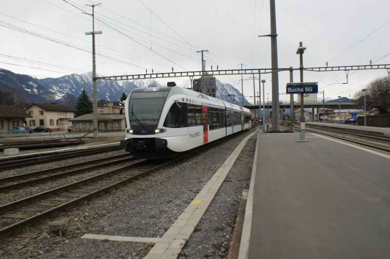 RABe 526754-4 (GTW) der Thurbo als R Sargans - Buchs fhrt am 10.03.2009 in den Bahnhof Buchs St. Gallen ein.