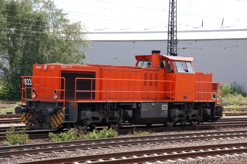 RAG 833 Lokomotive des Typs MAK 1206 am 17.07.2007 in Recklinghausen-Sd beim Umsetzen um einen Kohlenwagenzug. Einige Lokomotiven dieses Typs ziert der liebevolle Schriftzug  Ruhrpott Sprinter .