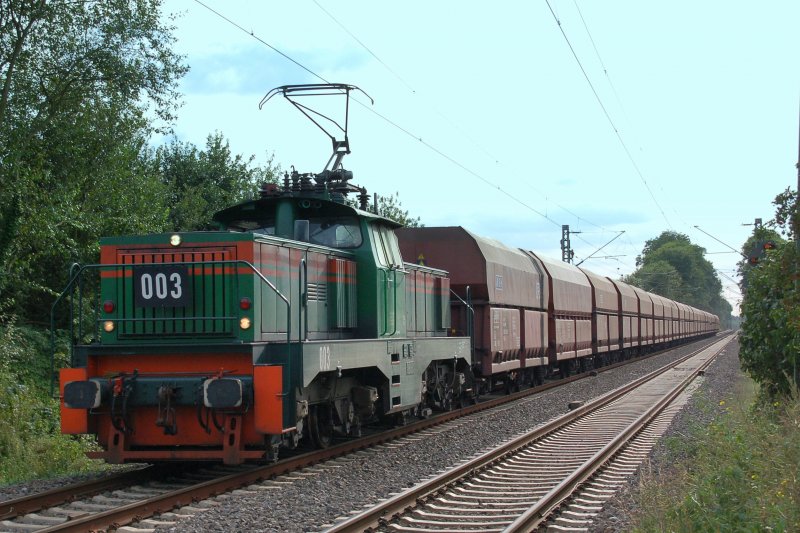 RAG (heute RBH) 003 mit Kohlewagenzug in Castrop-Rauxel am Bahnbergang Becklem am 28.08.2007