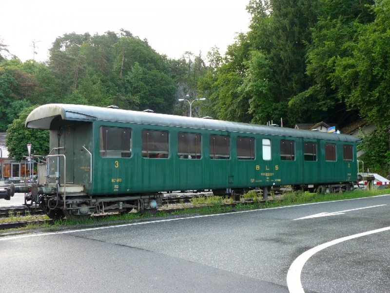 RAIL IN ClUP INTERLAKEN - Alter Personenwagen BC 463  50 63 89-03 120-0 ( ex BLS )abgestellt im Bahnhopfsareal von Interlaken West am 16.08.2008