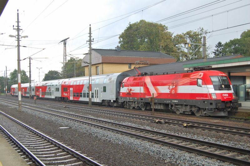 Rail-Show am 01.09.2007 in Schwanenstadt.
Ausgestellt war die 1116 005  EM-sterreich  
mit einer Doppelstockgarnitur.