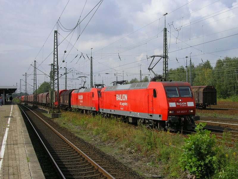 Railion 145 052-7 + 145 067-5 Mit GZ in Richtung Hagen entlang des S-Bahn Gleises in Richtung Bochum.(17.09.2008)
