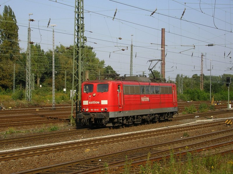 Railion 151 131-0 fhrt LZ von Hagen Vorhalle nach Wanne Eickel.
BO-Langendreer(18.09.2008)