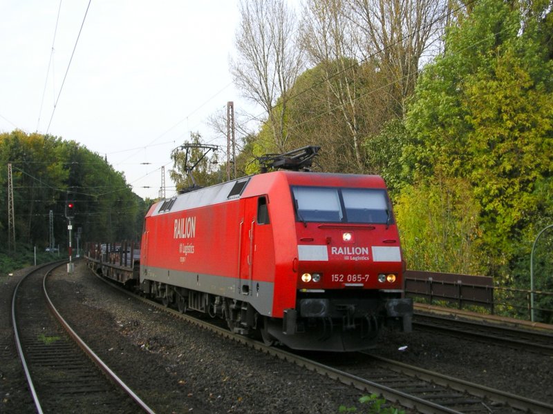 Railion 152 085-7 mit GZ in BO - Hamme nach Hagen Vorhalle.
(13.10.2008)