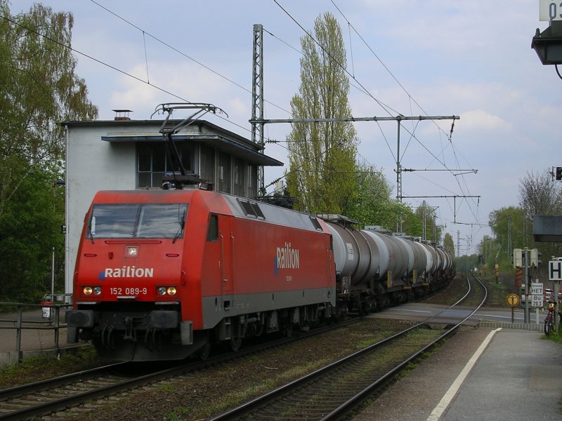 Railion 152 089-9 mit Tankzug am ehem. Stellwerk brn. Bochum Nokia nach Bochum Nord.(23.04.2008)