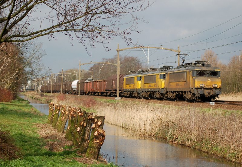 Railion 1602 1601 1613 Dordrecht Zuid 15 Maart 2007