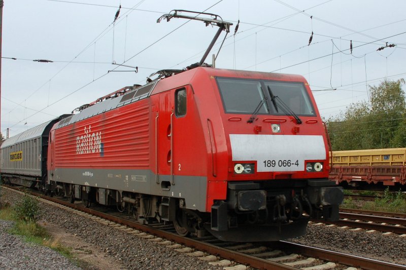 RAILION 189 066-4 mit gemischtem Gterzug in Datteln am 28.09.2007.